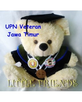 Boneka Wisuda Universitas Pembangunan Nasional Veteran Jawa Timur (30 cm)